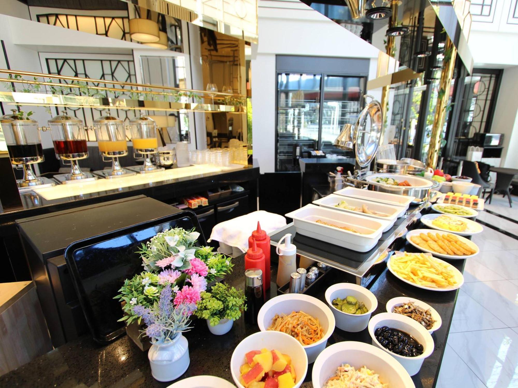 Hotel Trusty Premier Nihonbashihamacho Tokyo Bagian luar foto
